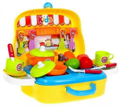 La cucina in valigetta completa di accessori